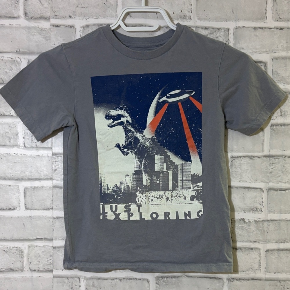 4/$20 The Childten’s Place  Gray Casual dinosaur Tee, Godzilla UFO size5/6